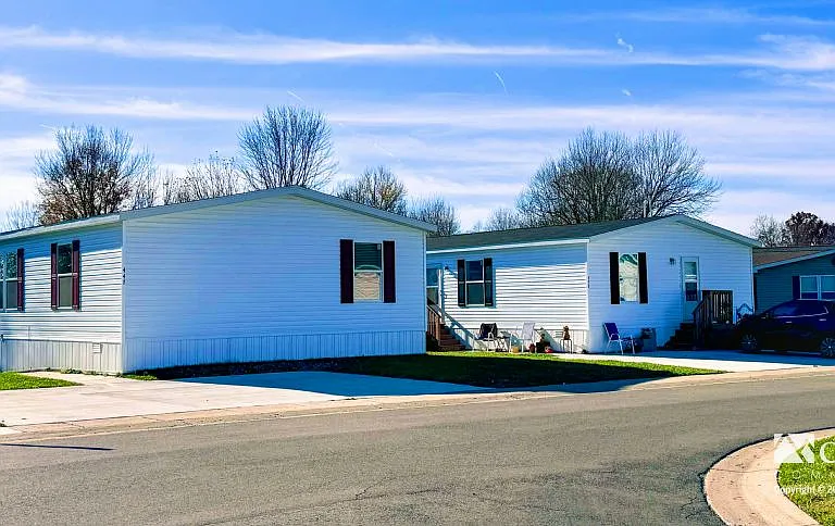 Whittaker Oaks — Photo 9