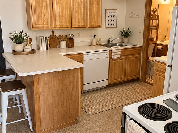 4th image of 1122 W 20th St #1122
