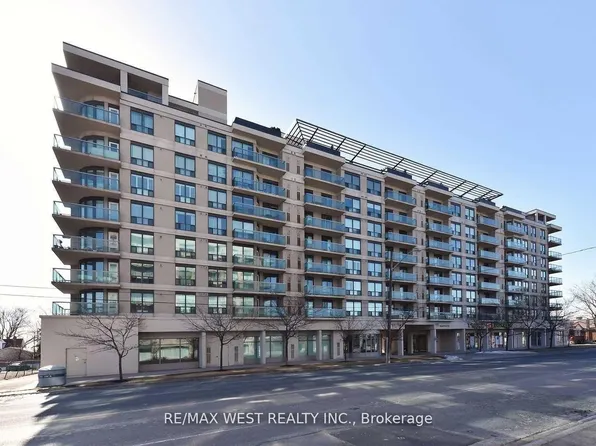 935 Sheppard Ave W #Penthouse 810, Toronto, ON M3H 2T7