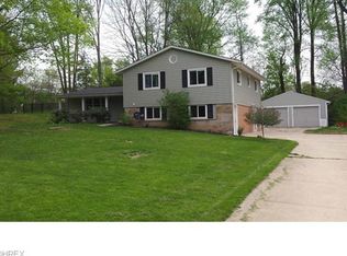 8711 Wood Hollow Rd, Northfield, OH 44067