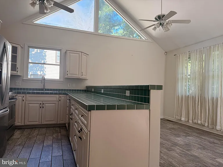 6927 Chestnut Ave — Photo 3