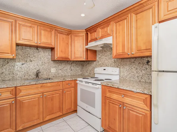 1330 NW 43rd Avenue #202, Lauderhill, FL 33313
