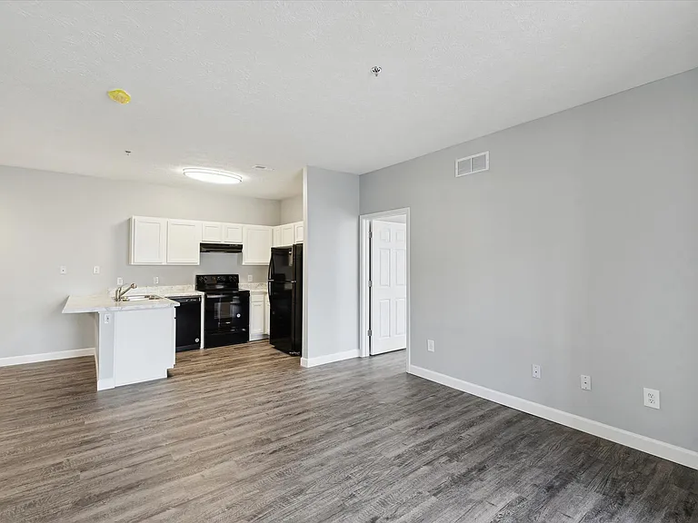 Richmond (Renovated) - 2 Bed / 2 Bath - 1,058 Sq.Ft.