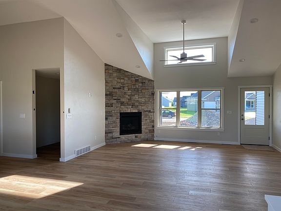 5th image of 1403 Divinity Dr