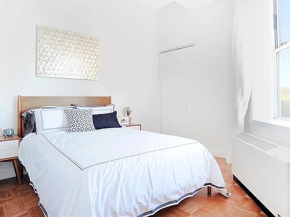 5th image of 20 Exchange Pl Penthouse 452