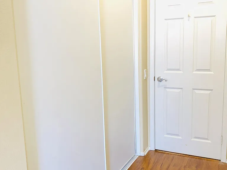 27540 Canterbury St — Photo 24