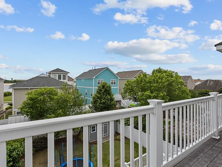 9620 Dolphin Run — Photo 38