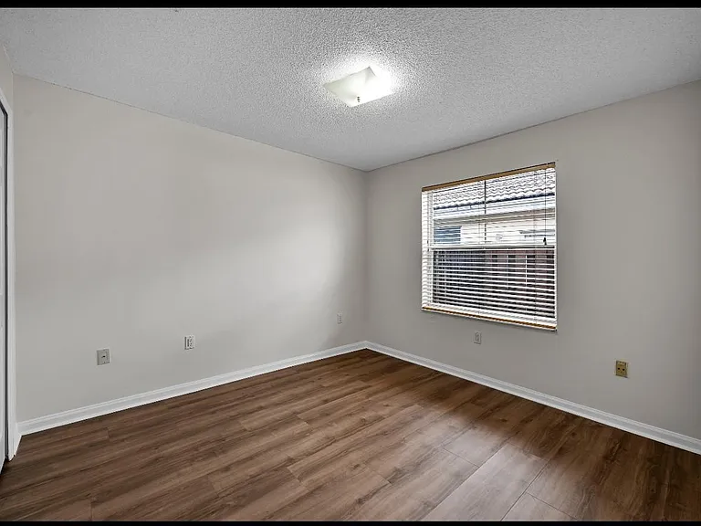 13761 N Garden Cove Cir — Photo 11