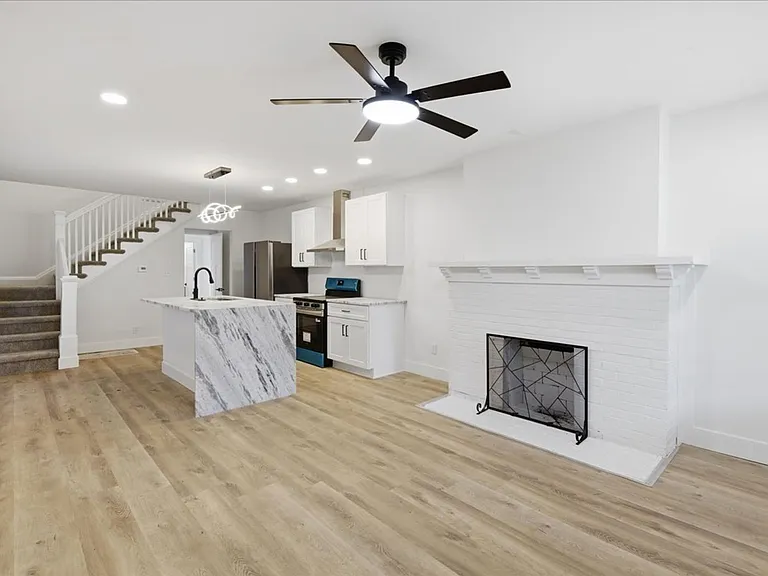1036 N Parker Ave — Photo 5