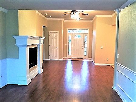 4th image of 1806 N Knollcrest Cir