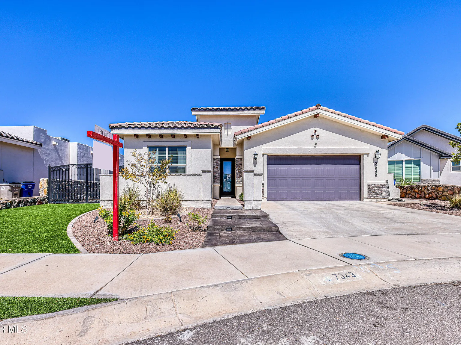 4 bed, 2.5 bath, 2132 sqft, $4,300 — Photo 3