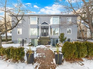 312 Reynolds St #3, Oakville, ON L6J3L8
