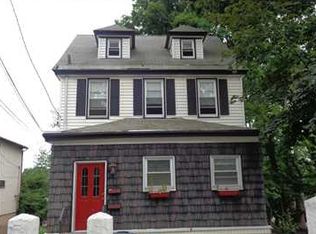 222 Fingerboard Rd, Staten Island, NY 10305