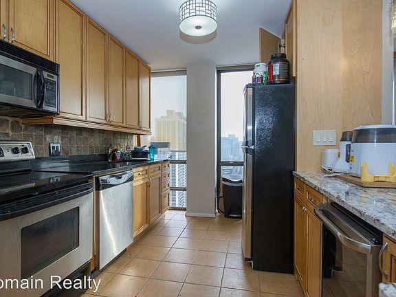 5th image of 1660 N La Salle St #3202