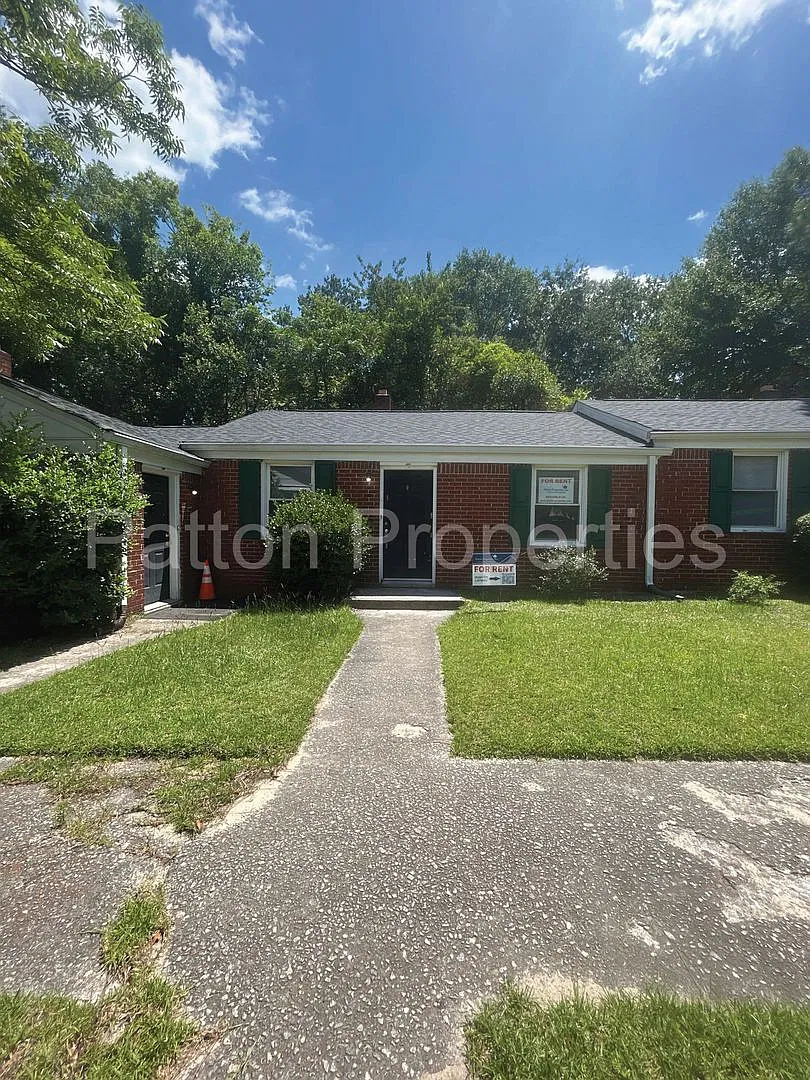 818-828 Raleigh Street - Outside CoC - TMS# 004658-02-012 — Photo 1