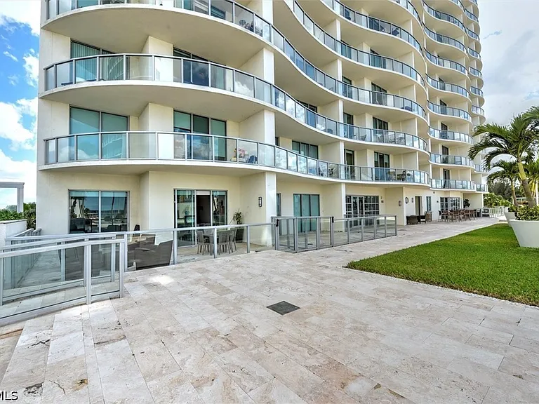 3000 Oasis Grand Blvd #407 — Photo 26