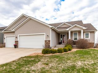 610 NW Autumn Crest Dr, Ankeny, IA 50023