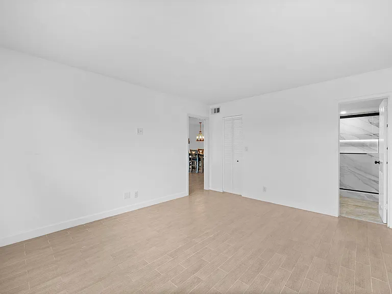 5321 NE 24th Ter #506A — Photo 15