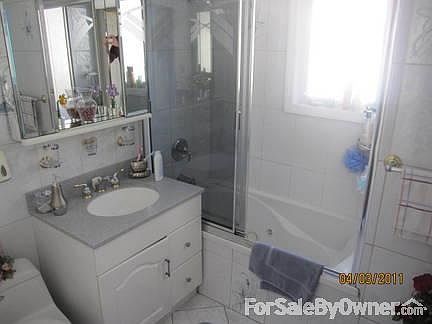 Main bathroom