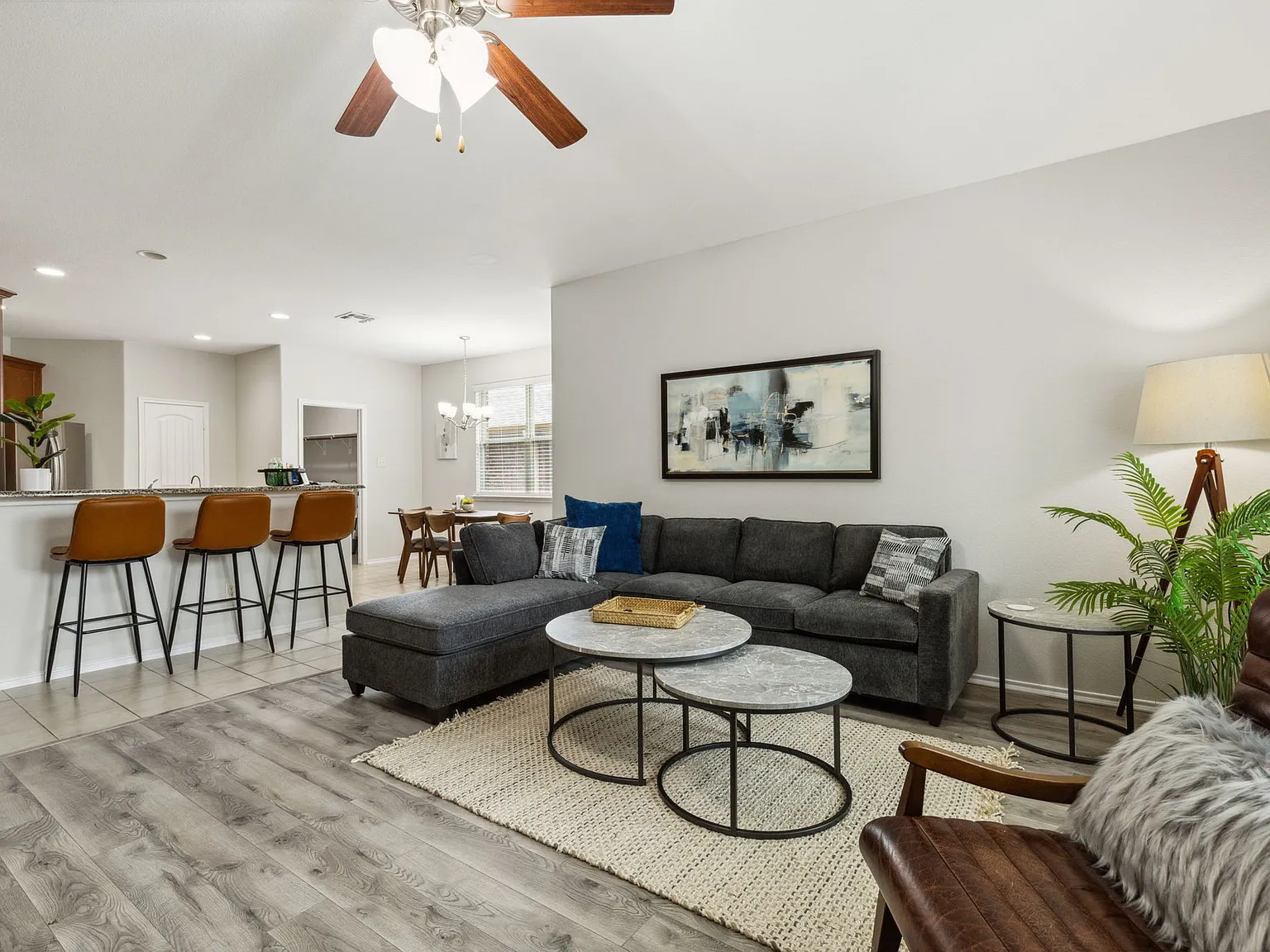 4 bed, 2445 sqft, $7,128 — Photo 3