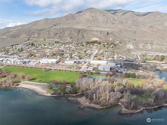5th image of 161 Chelan Avenue