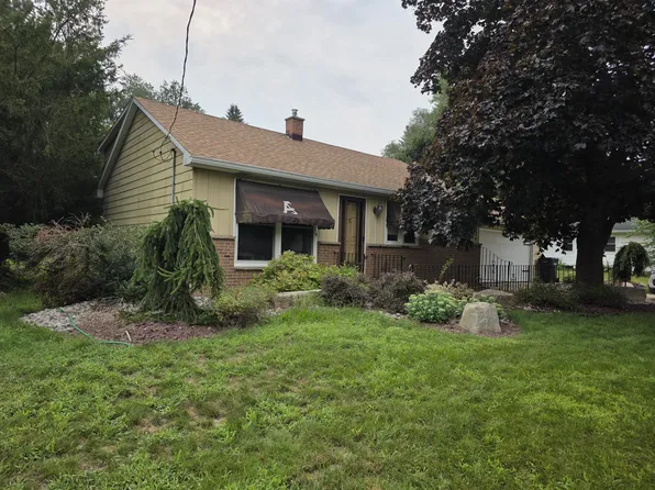 11674 8th Ave NW, Grand Rapids, MI 49534