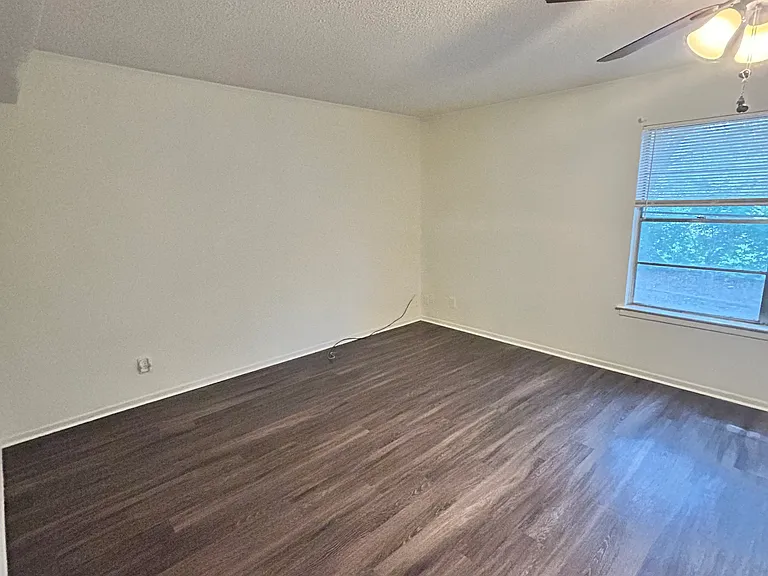 811 Jackson Keller Rd #3 — Photo 5