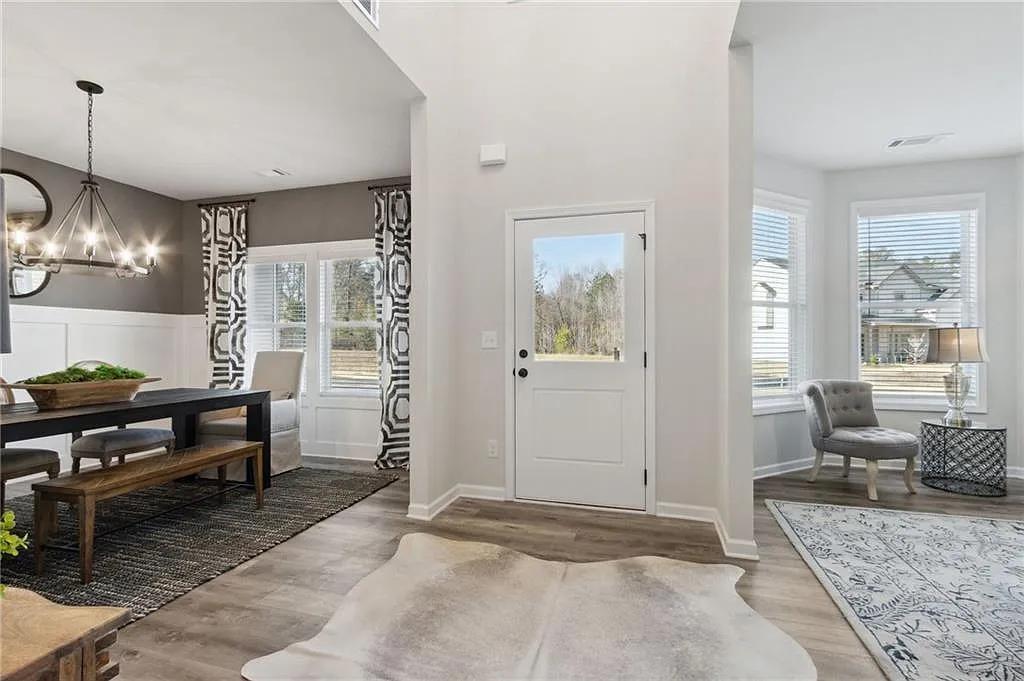 5 bed, 3.0 bath, 3100 sqft, $2,750 — Photo 3