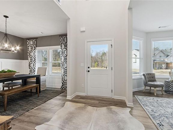 3rd image of 497 Fox Creek Dr