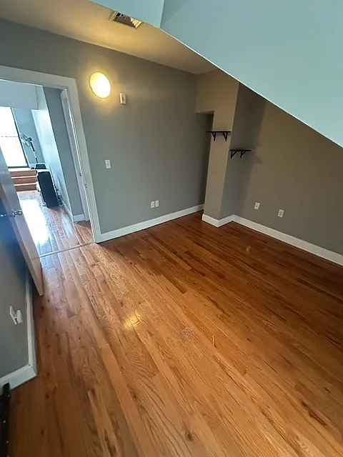 1 bed, 1200 sqft, $750 — Photo 2