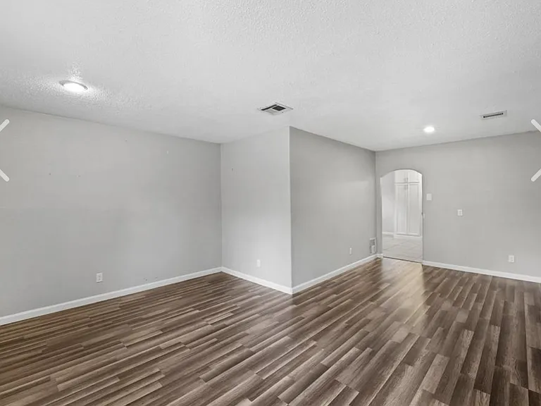 5923 Bent Bough Ln — Photo 8