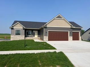 837 Grand Ridge Dr NE, Byron, MN 55920