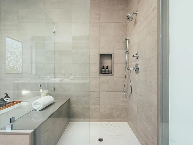 2846 Alsace Ave — Photo 13