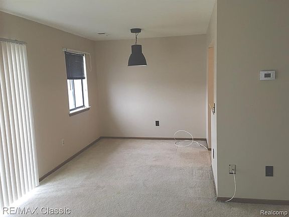 3rd image of 33767 Pondview Cir #61