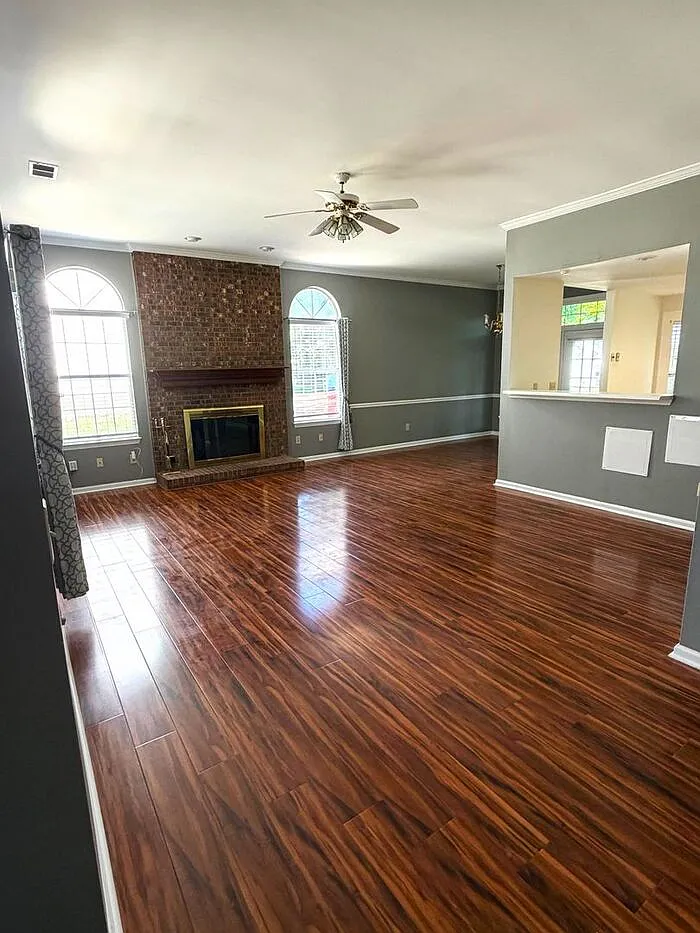 3 bed, 2.0 bath, 1562 sqft, $2,150 — Photo 2