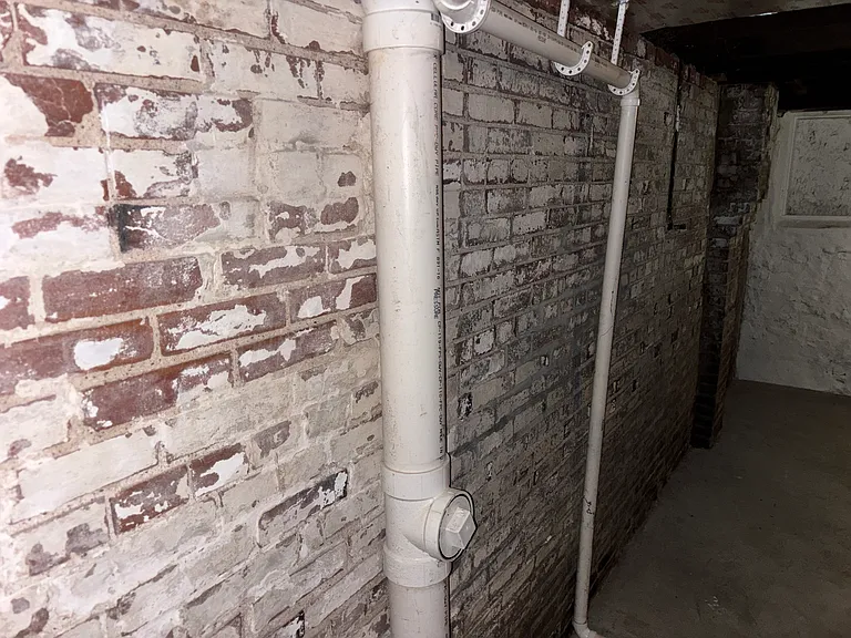2253 Indiana Ave — Photo 51