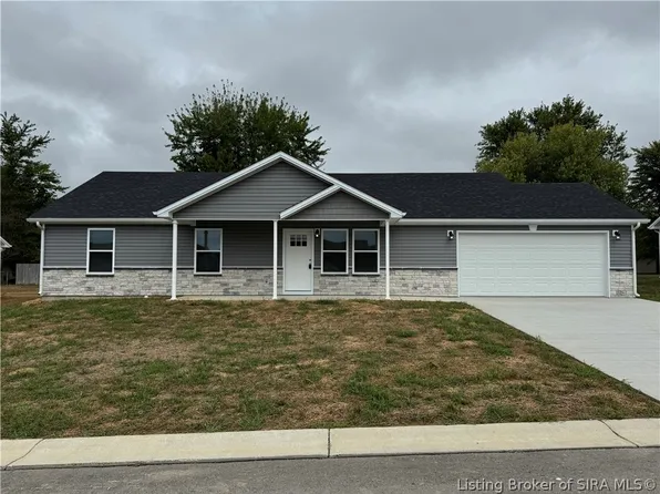 1228 Ironwood Pass Avenue, Scottsburg, IN 47170