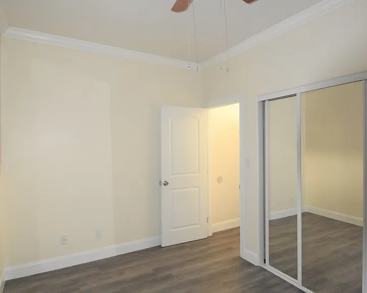 Los Robles Apartments — Photo 15