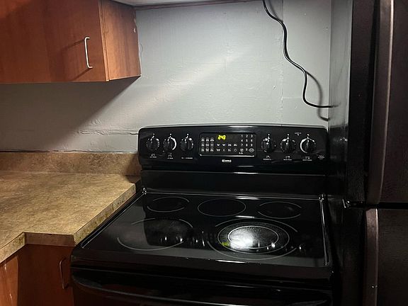 Electric Range with new Hood Vent