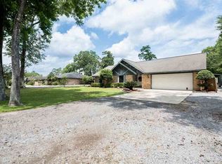 155 Oldbury St, Vidor, TX 77662
