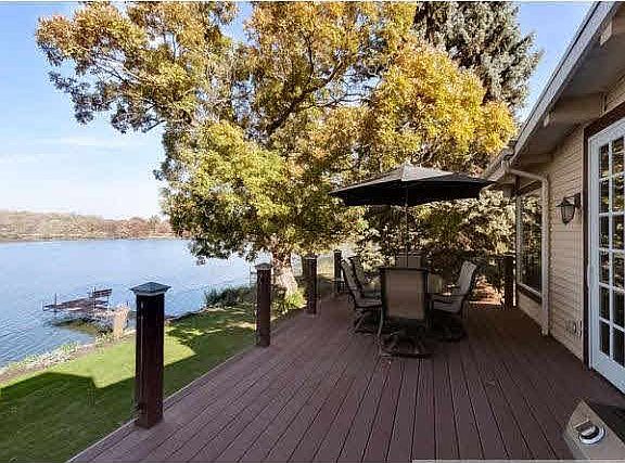 5th image of 2909 Silver Lake Court NE