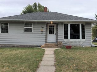 410 4th St W, Park River, ND 58270