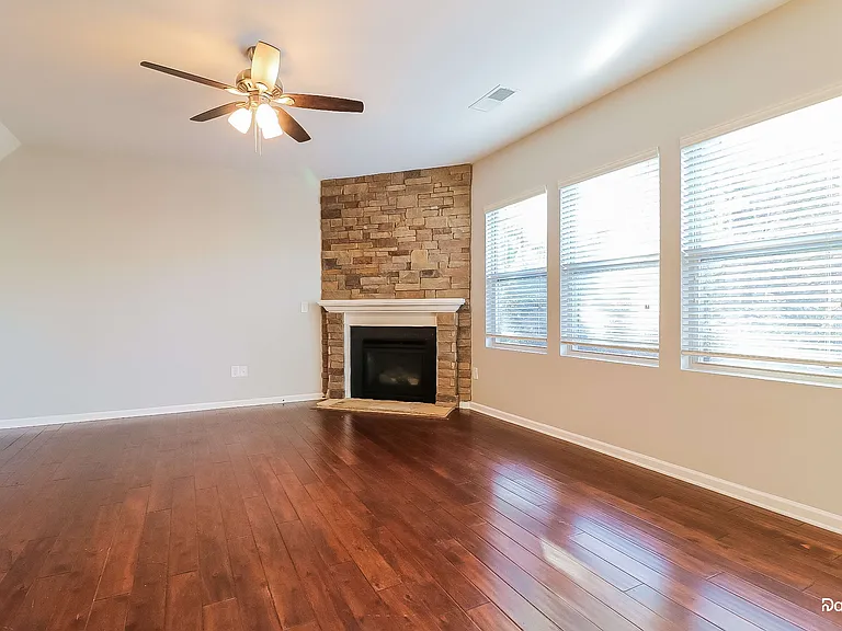 2232 Tanners Mill Dr — Photo 6