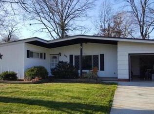 6400 Alderwood Rd, Parma Heights, OH 44130