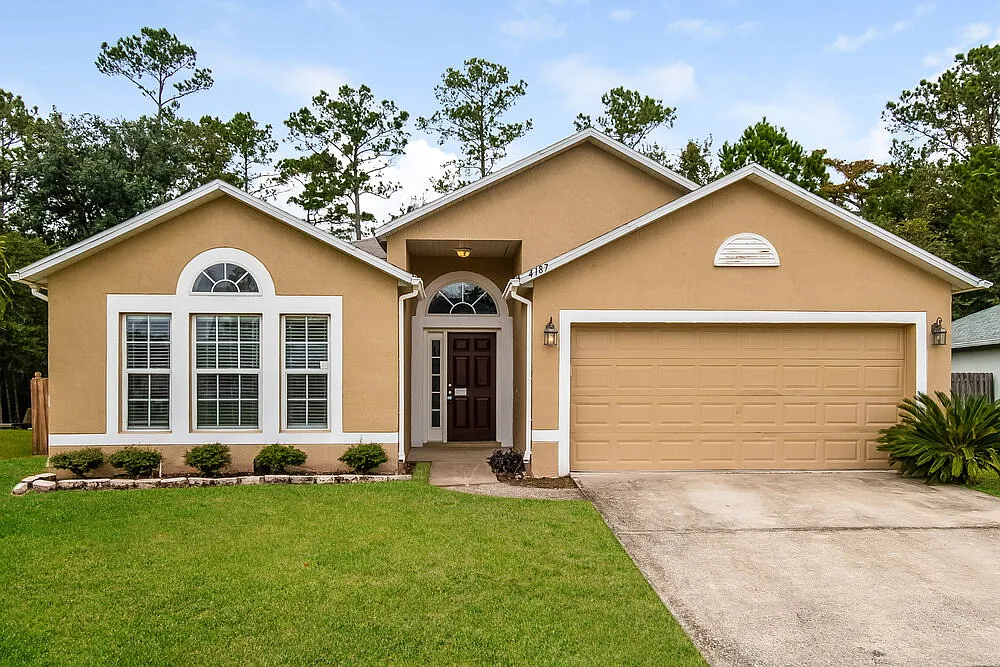 4 bed, 2.0 bath, 1874 sqft, $2,065 — Photo 1