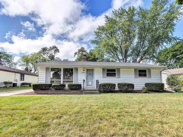 2038 Fern Ln, Green Bay, WI 54302