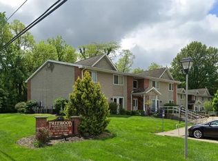 808 Treewood Dr, Hillsboro, OH 45133