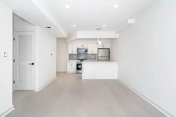 Rented by Modern Spaces | media 20