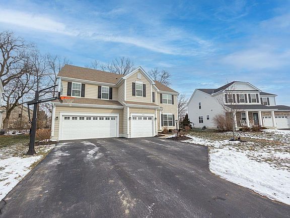 3rd image of 579 Buena Park Dr