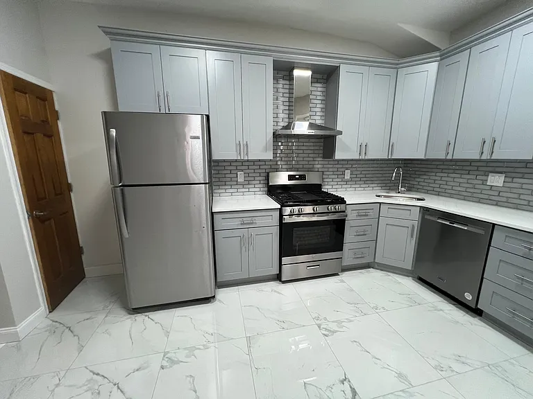 669 N Brooklyn St — Photo 6